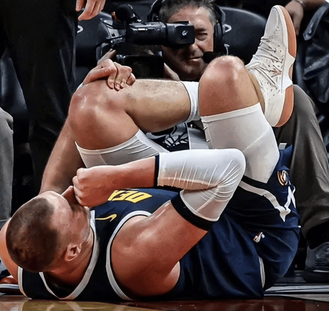 穆雷在塞尔维亚队比赛中爆冷，高光表现引发热议！的简单介绍