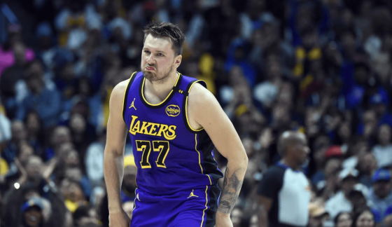 KAIYUN-东契奇连续十场比赛得分超过挺进下一轮，湖人挑战极限！的简单介绍